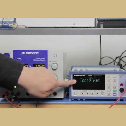 BK Precision 1673 - Fuente de Poder DC Triple 192 watts